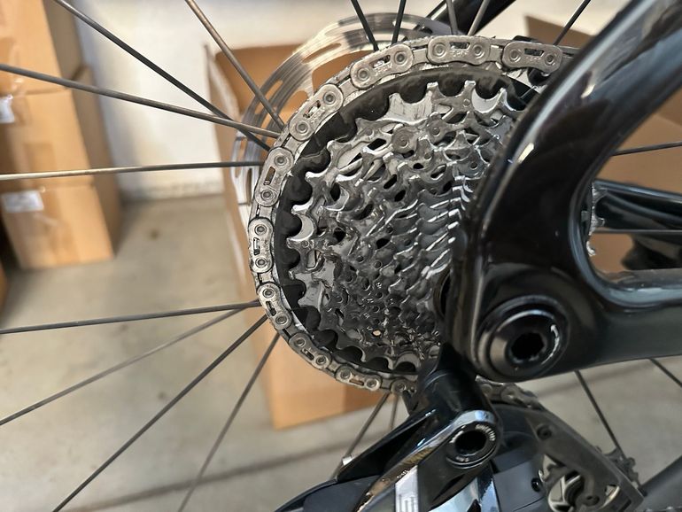 Used Sram Force eTap AXS E1 12-speed Groupset 2026 bike — image 6 of 10