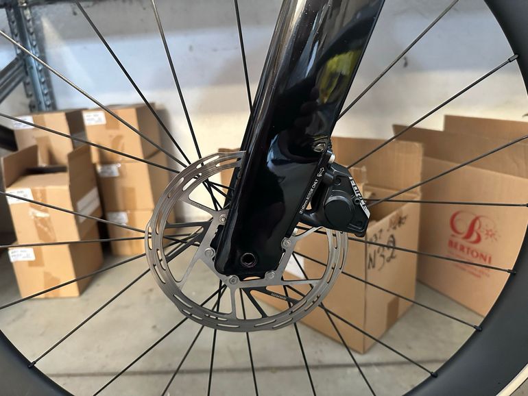 Used Sram Force eTap AXS E1 12-speed Groupset 2026 bike — image 9 of 10