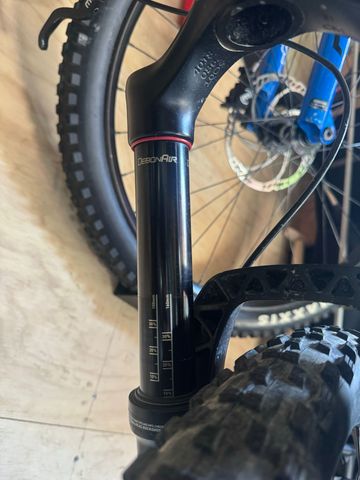 Brugt RockShox Revelation Fork 2025 bike — billede 3 af 3