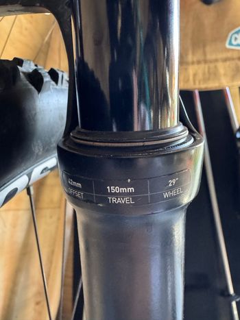 Used RockShox Revelation Fork 2025 bike — image 2 of 3