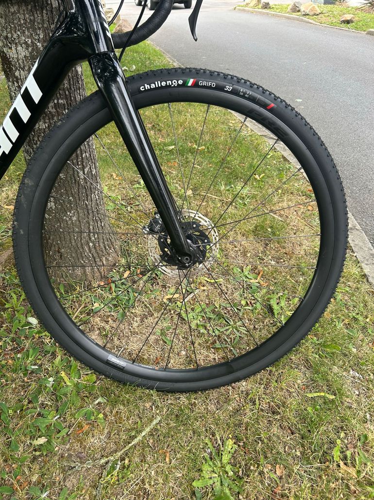 Used Challenge Grifo 700x33 (33-622) bike — image 1 of 6