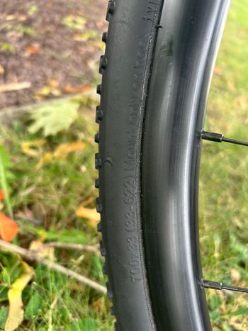 Used Challenge Cyclo-cross or Gravel Tire 700x33 (ETRTO 33-622) bike — image 3 of 5