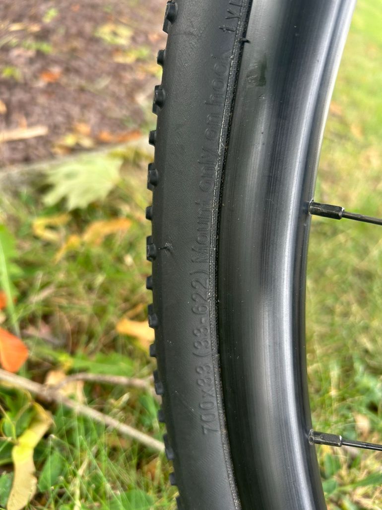 Used Challenge Cyclo-cross or Gravel Tire 700x33 (ETRTO 33-622) bike — image 3 of 5