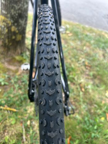 Used Challenge Cyclo-cross or Gravel Tire 700x33 (ETRTO 33-622) bike — image 5 of 5