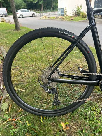 Used Challenge Cyclo-cross or Gravel Tire 700x33 (ETRTO 33-622) bike