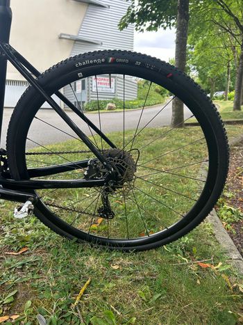 Used Challenge Cyclo-cross or Gravel Tire 700x33 (ETRTO 33-622) bike — image 4 of 5