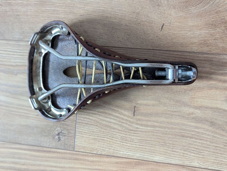 Used Brooks B17 Carved Saddle 2019 bike — image 2 of 4