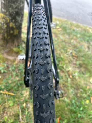 Used Challenge 700x33 bike — image 7 of 8
