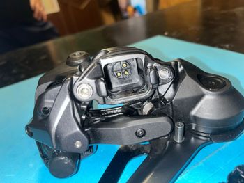 Used Shimano XT Di2 RD-M8250-SGS 12v Wireless 2026 bike — image 9 of 9