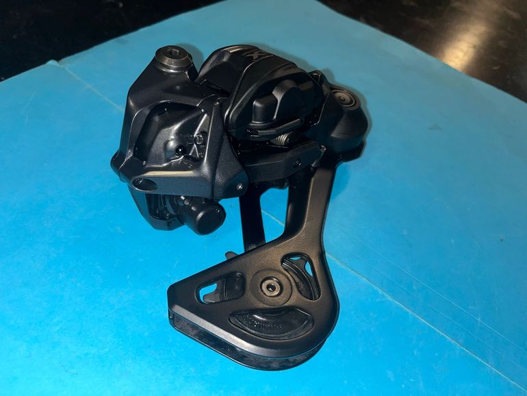 Used Shimano XT Di2 RD-M8250-SGS 12v Wireless 2026 bike — image 2 of 9