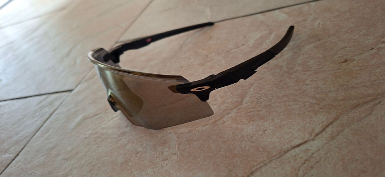 Used Oakley Encoder 2025 bike — image 1 of 5