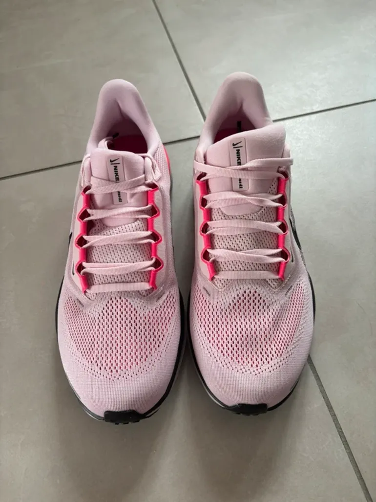 Used Pegasus Chaussure de Running Nike 41 bike — image 4 of 6