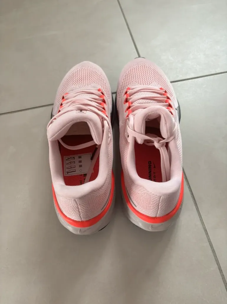 Used Pegasus Chaussure de Running Nike 41 bike — image 3 of 6