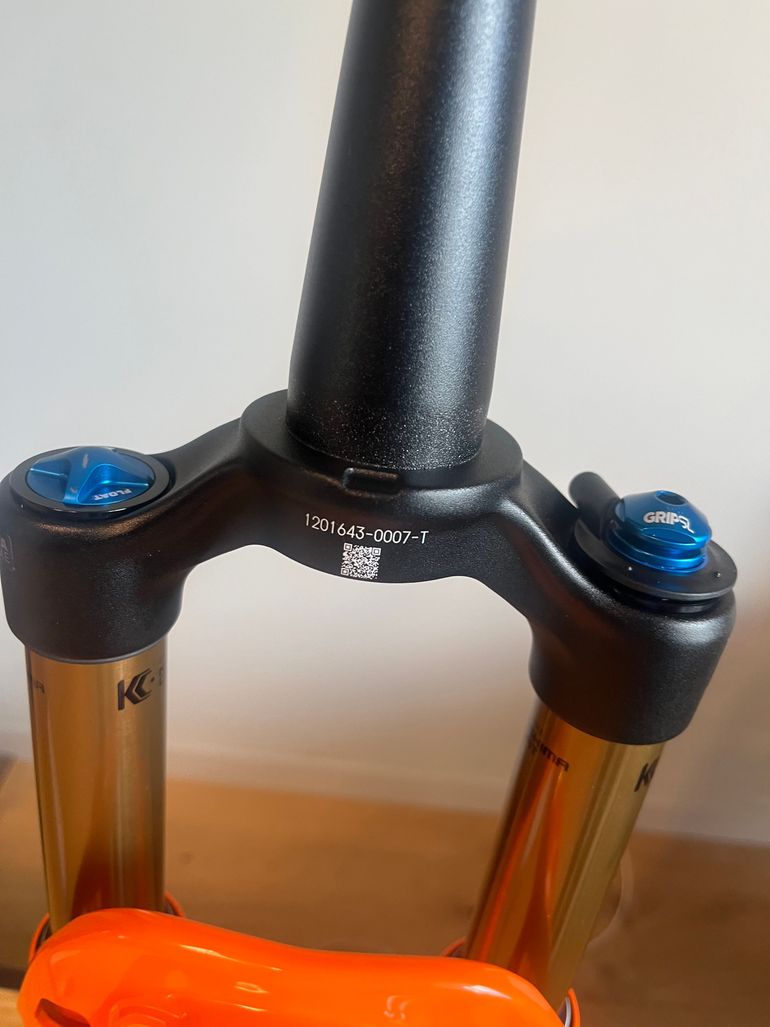 Used Fox Racing 32 SC Factory Fork 2026 bike — image 2 of 5