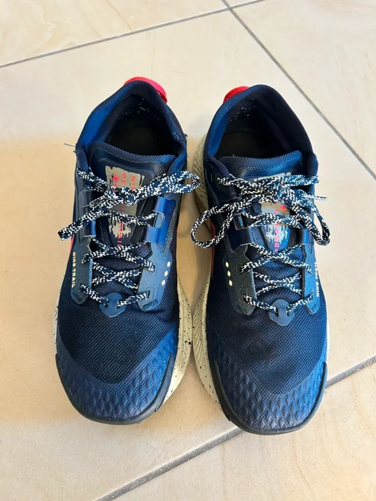 Used Nike Trail Goretex bike — image 2 of 7