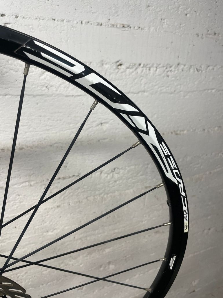 Used Mavic CrossRide 26” 2015 bike — image 4 of 5