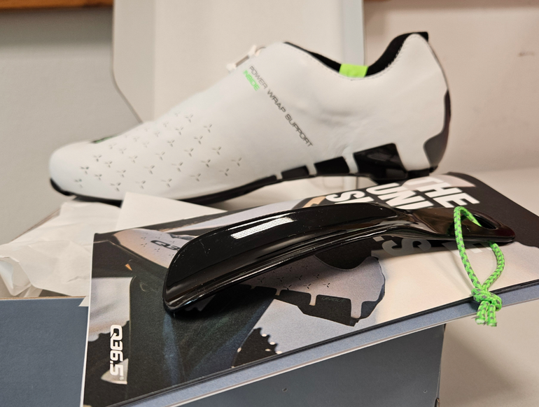 Used Q36.5 Unique Road Shoes White 2026 bike — image 4 of 6