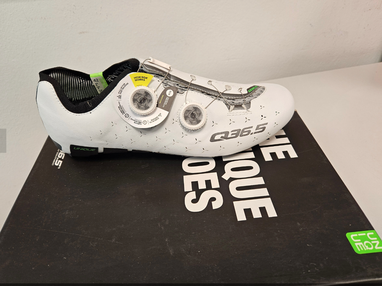 Used Q36.5 Unique Road Shoes White 2026 bike — image 6 of 6