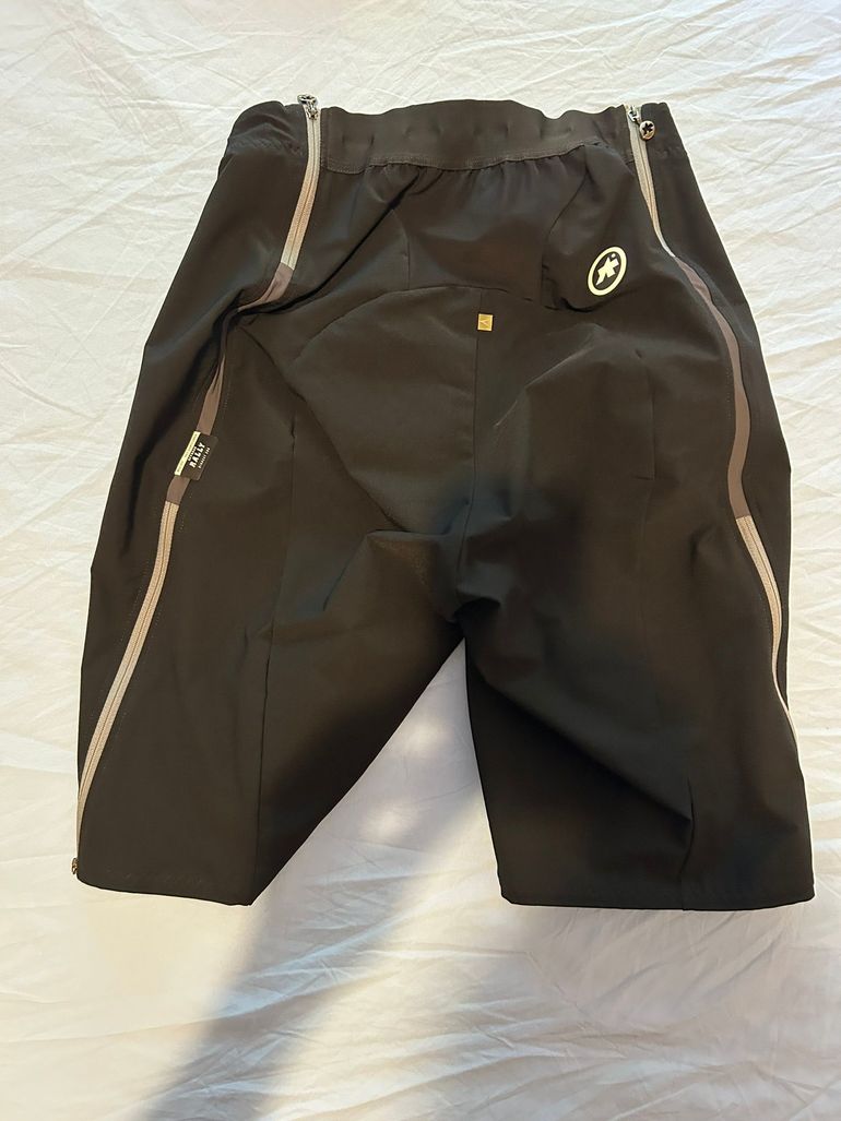 Used Assos H.rallycargoShorts_s7 2020 bike — image 6 of 9