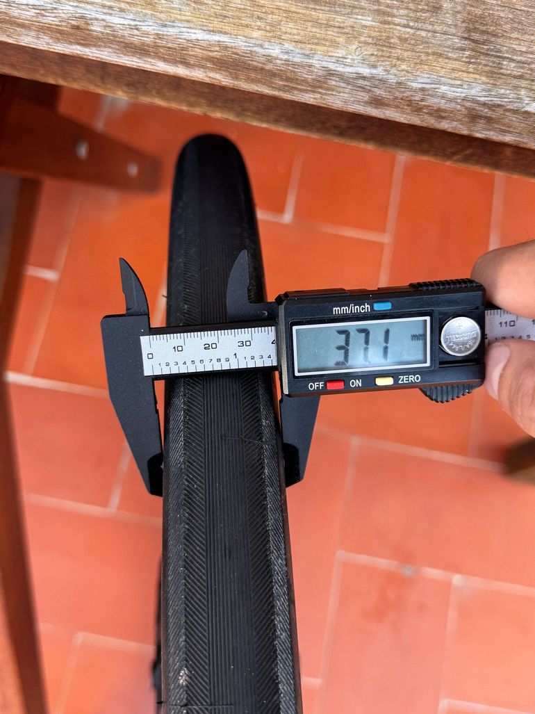 Used Rene Herse Bon Jon Pass 700C x 35mm 2026 bike — image 3 of 4