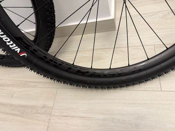 Used Bontrager Kovee Elite 23 Carbon Wheelset 29" 2022 bike — image 3 of 10