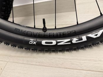 Used Bontrager Kovee Elite 23 Carbon Wheelset 29" 2022 bike — image 4 of 10