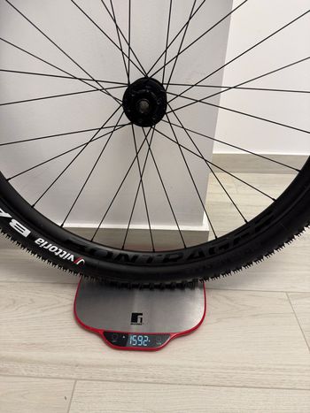 Used Bontrager Kovee Elite 23 Carbon Wheelset 29" 2022 bike — image 9 of 10