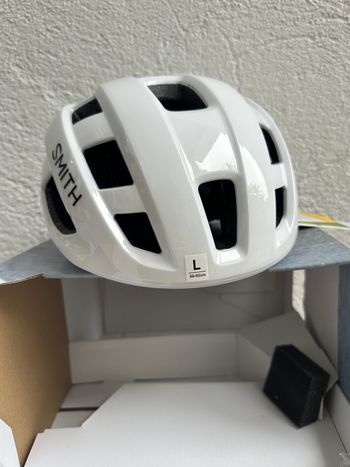 Used Smith Optics Triad MIPS Helmet 2025 bike — image 2 of 4