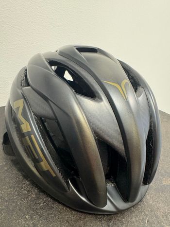 Used MET Trenta 3K Carbon MIPS Helmet bike — image 4 of 8