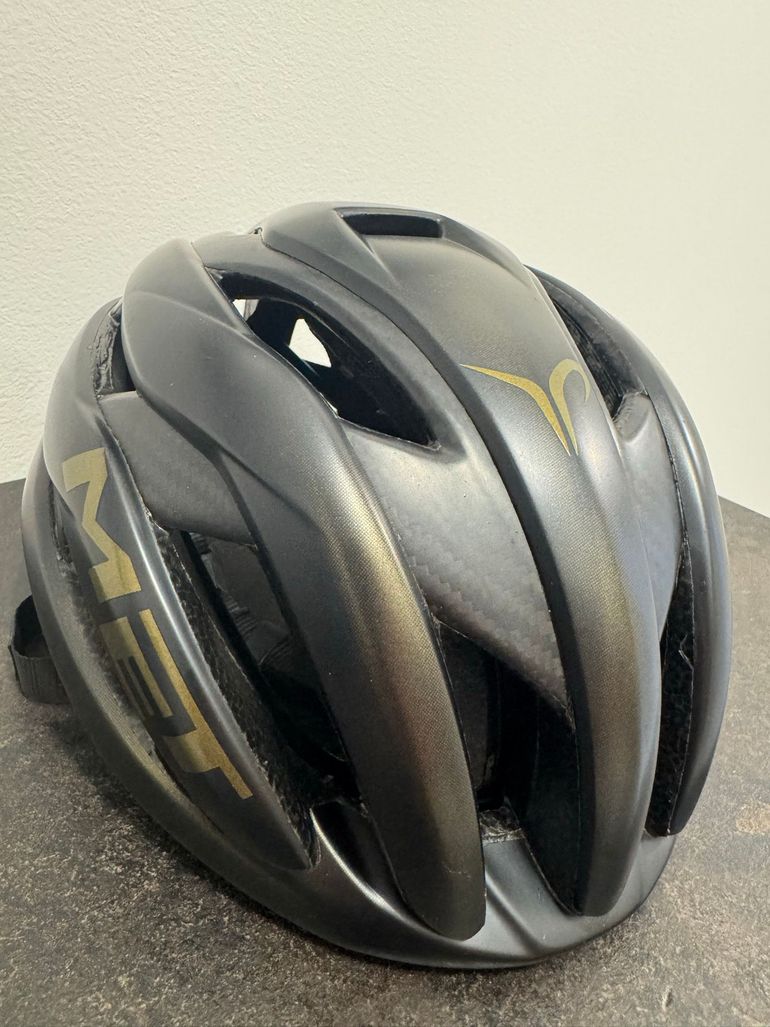 Used MET Trenta 3K Carbon MIPS Helmet bike — image 4 of 8