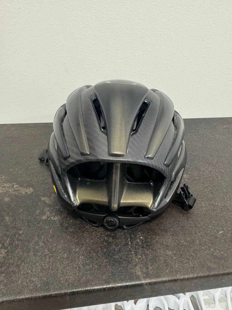Used MET Trenta 3K Carbon MIPS Helmet bike — image 6 of 8