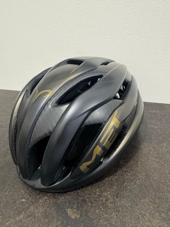 Used MET Trenta 3K Carbon MIPS Helmet bike