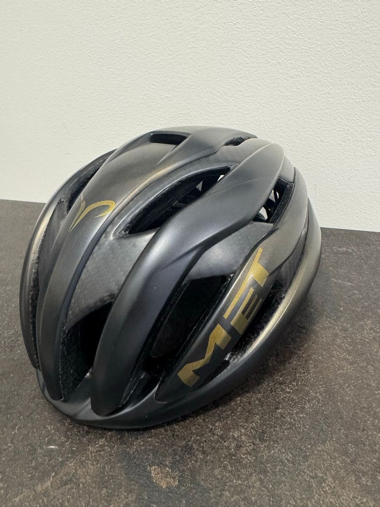 Used MET Trenta 3K Carbon MIPS Helmet bike — image 1 of 8