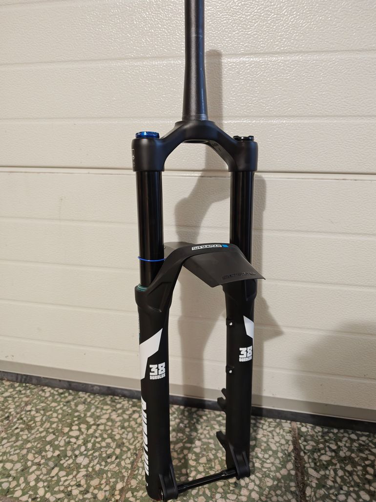 Used Sr Suntour Durolux EVO 38 160mm 2025 bike — image 2 of 3