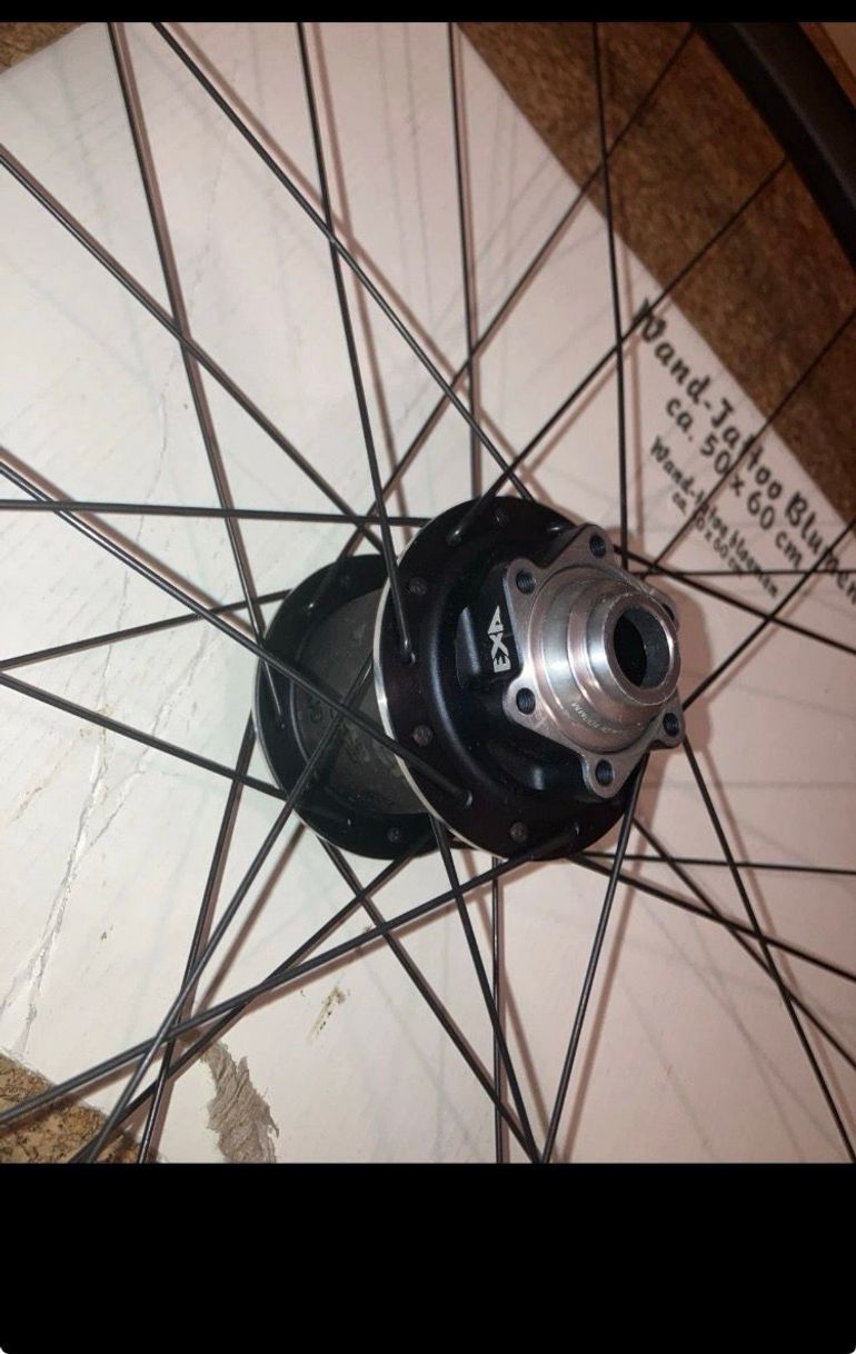 Used E*Thirteen TRSR Vorderrad 26" 15x100mm 28 Loch Alu 6 Loch Bremsscheibe bike — image 6 of 6