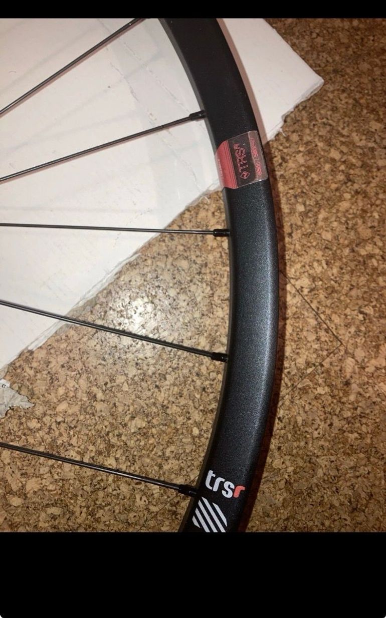 Used E*Thirteen TRSR Vorderrad 26" 15x100mm 28 Loch Alu 6 Loch Bremsscheibe bike — image 3 of 6