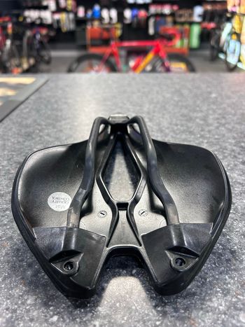 Used Pinarello MOST Carbon Rail Saddle bike — image 5 of 6