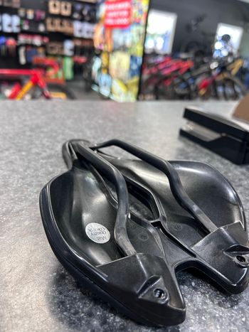 Used Pinarello MOST Carbon Rail Saddle bike — image 4 of 6