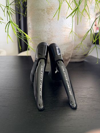 Used Shimano Dura Ace 9270 Di2 2x12 Shifterset bike — image 2 of 4