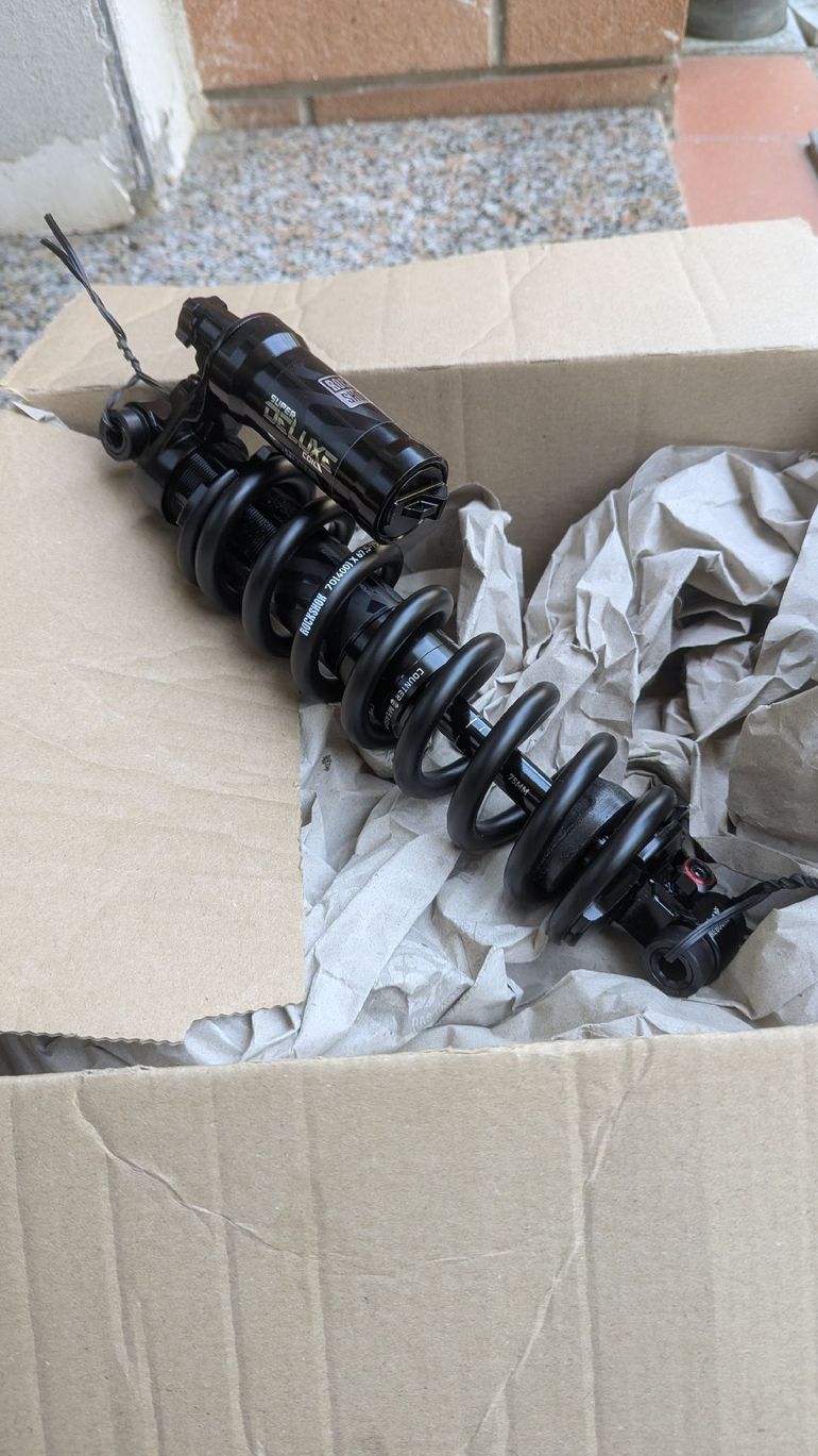 Used RockShox Super Deluxe Ultimate Coil DH RC 250x75mm bike — image 5 of 6