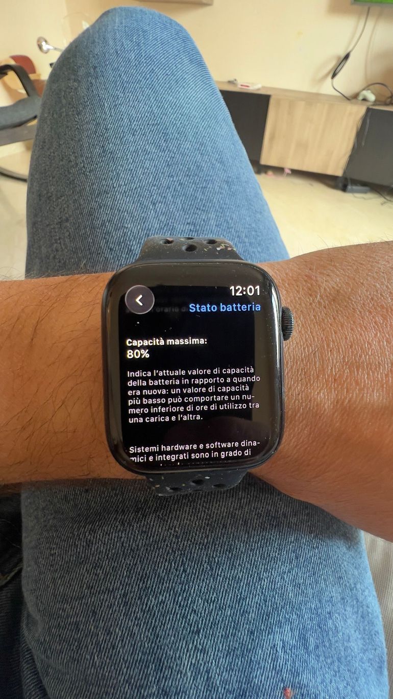 Used apple Watch Series 8 GPS 45mm Aluminum Case with Midnight Sport Band 2023 bike — image 5 of 6