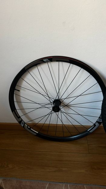Used Enve M6 2024 bike — image 6 of 11