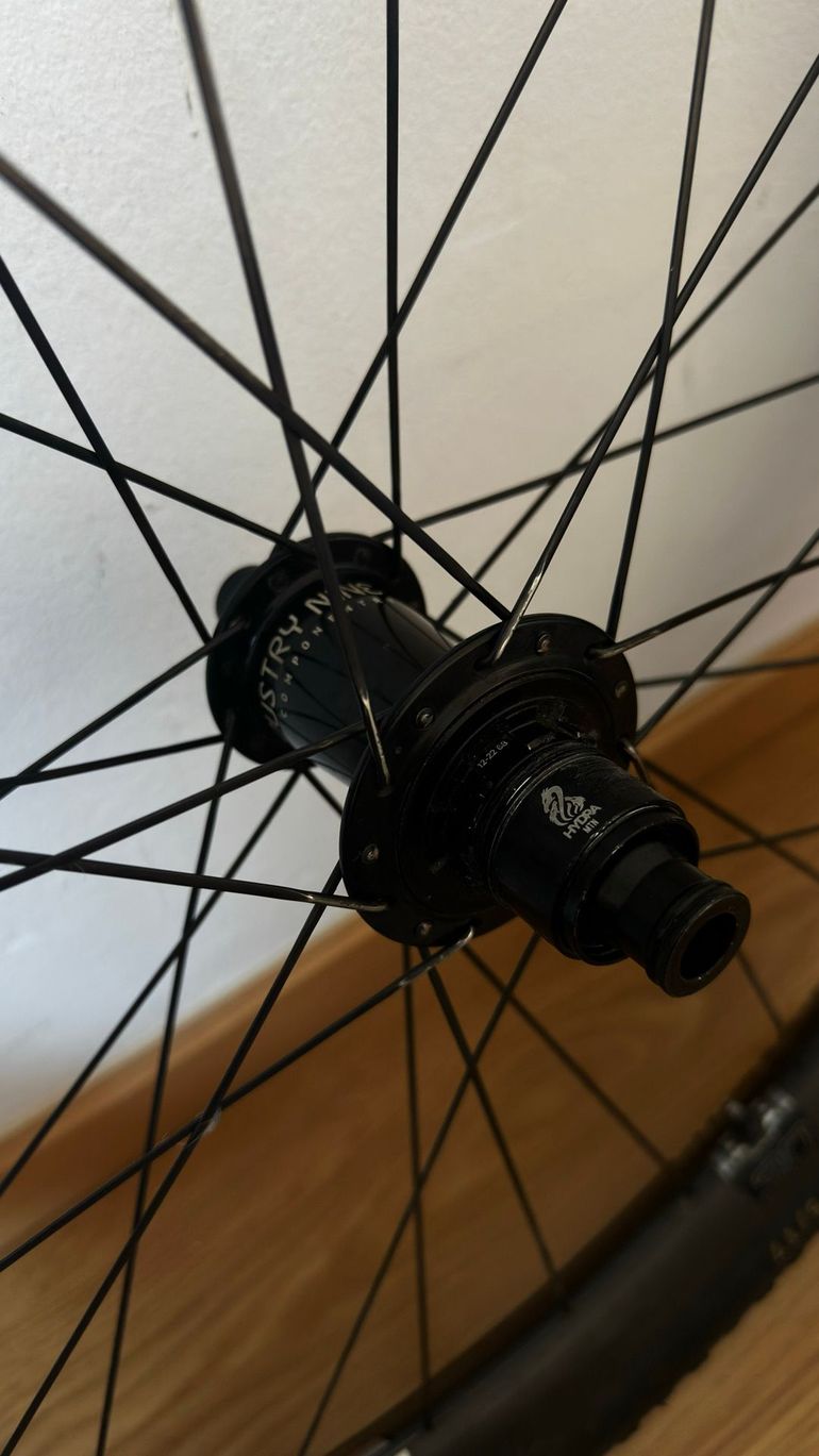 Used Enve M6 2024 bike — image 8 of 11