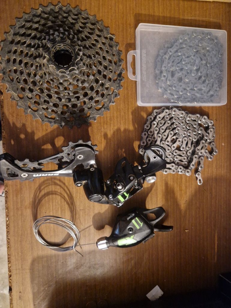 Used Sram gx 11v bike — image 2 of 4