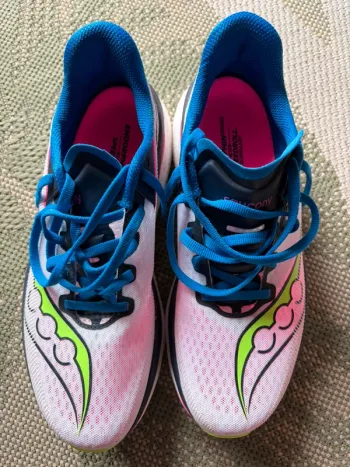 Used Saucony Endorphin Azura bike