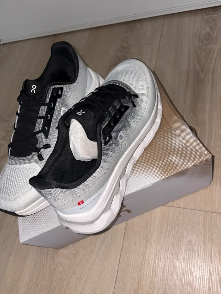 Used On Running Running Shoes bike — image 3 of 6