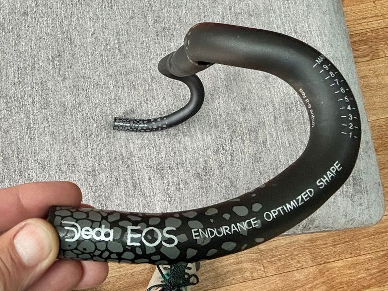 Used Deda Elementi Gera 2025 bike — image 4 of 5