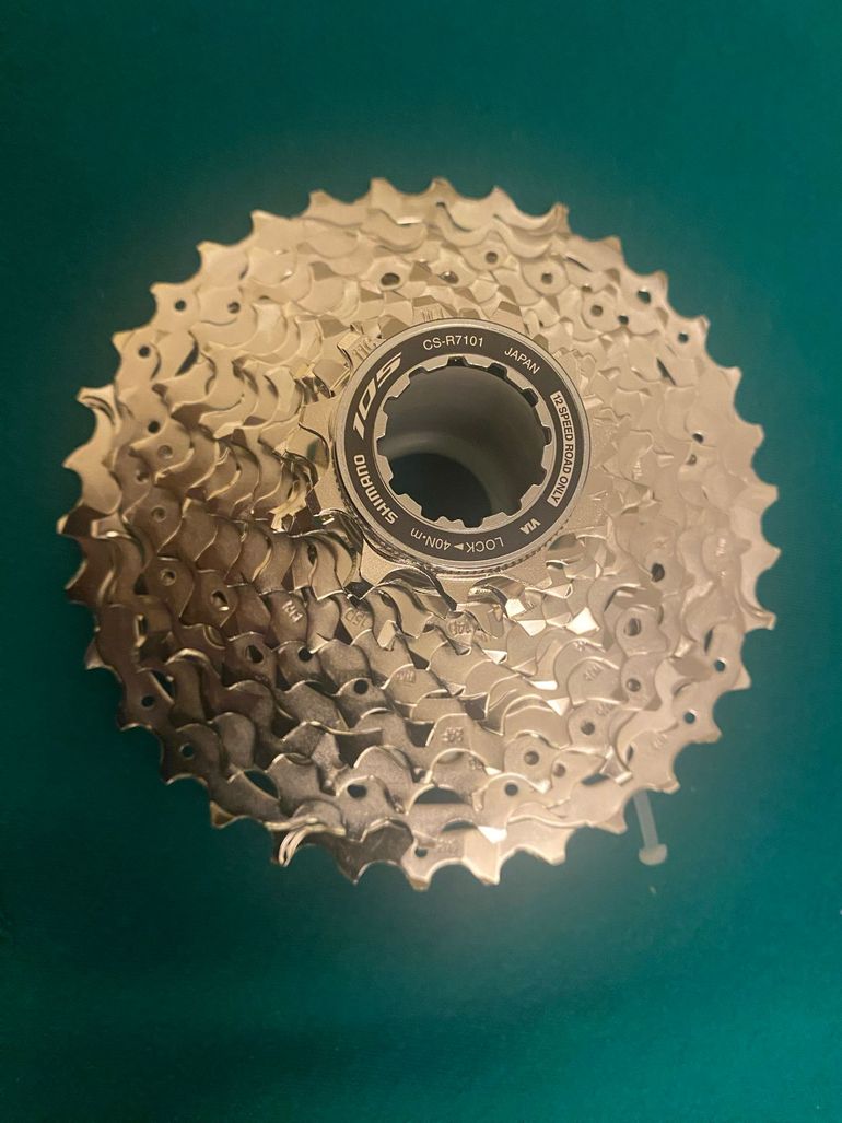 Used Shimano 105 Di2 Groupset bike — image 10 of 13