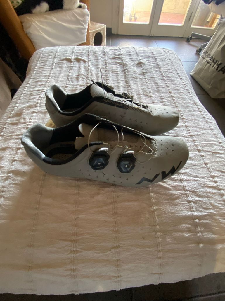 Used New Balance Scarpe Ciclismo 2024 bike — image 1 of 4