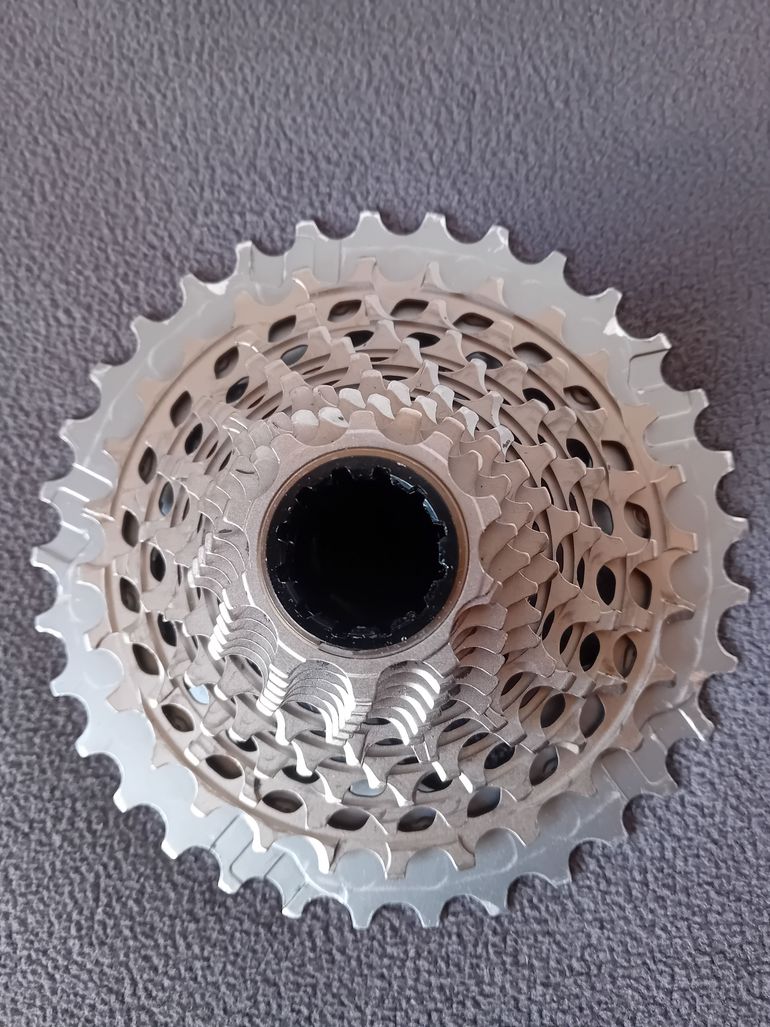 Used Sram RED XG-1290 Cassette 10-33t bike — image 1 of 4